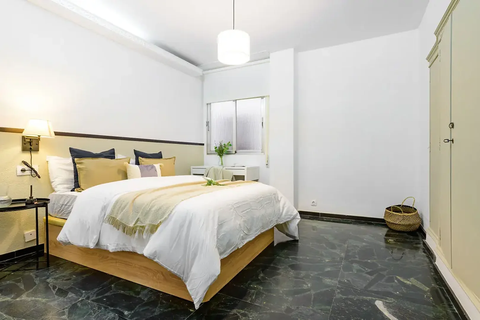 Student-friendly room in  with modern amenities