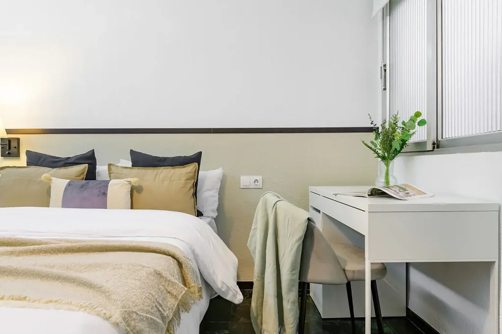 Student-friendly room in  with modern amenities