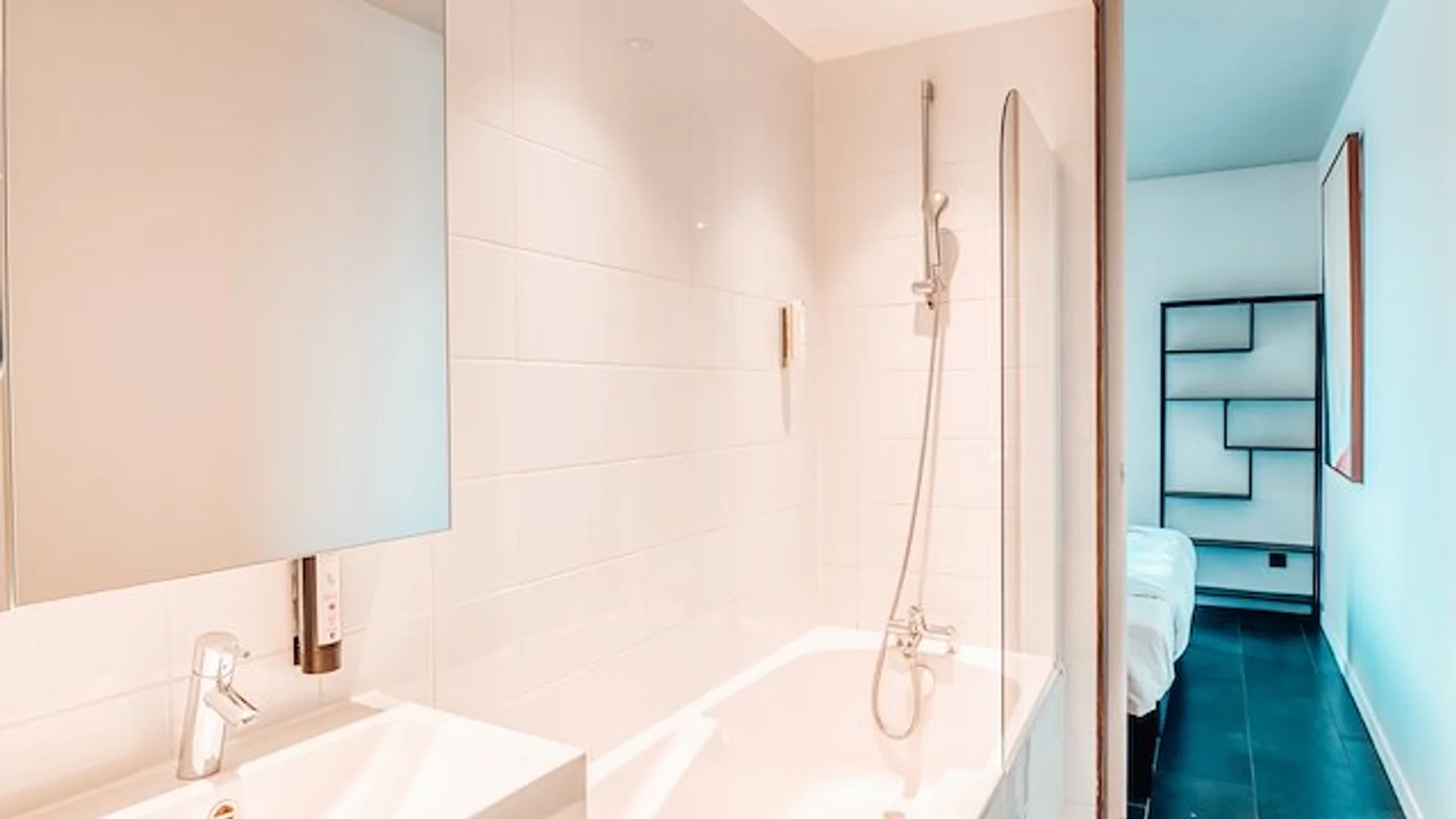 Student-friendly studio with excellent transport links in 
