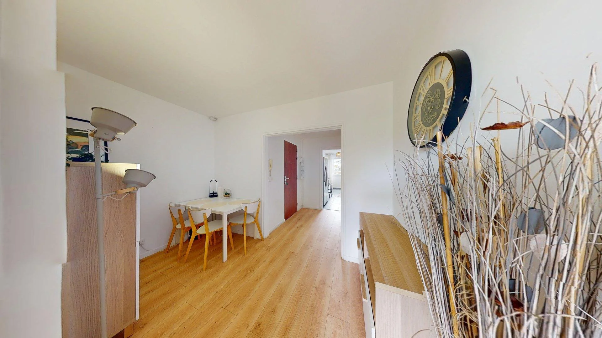 Quarto de estudante em  com área de estudo e instalações partilhadas