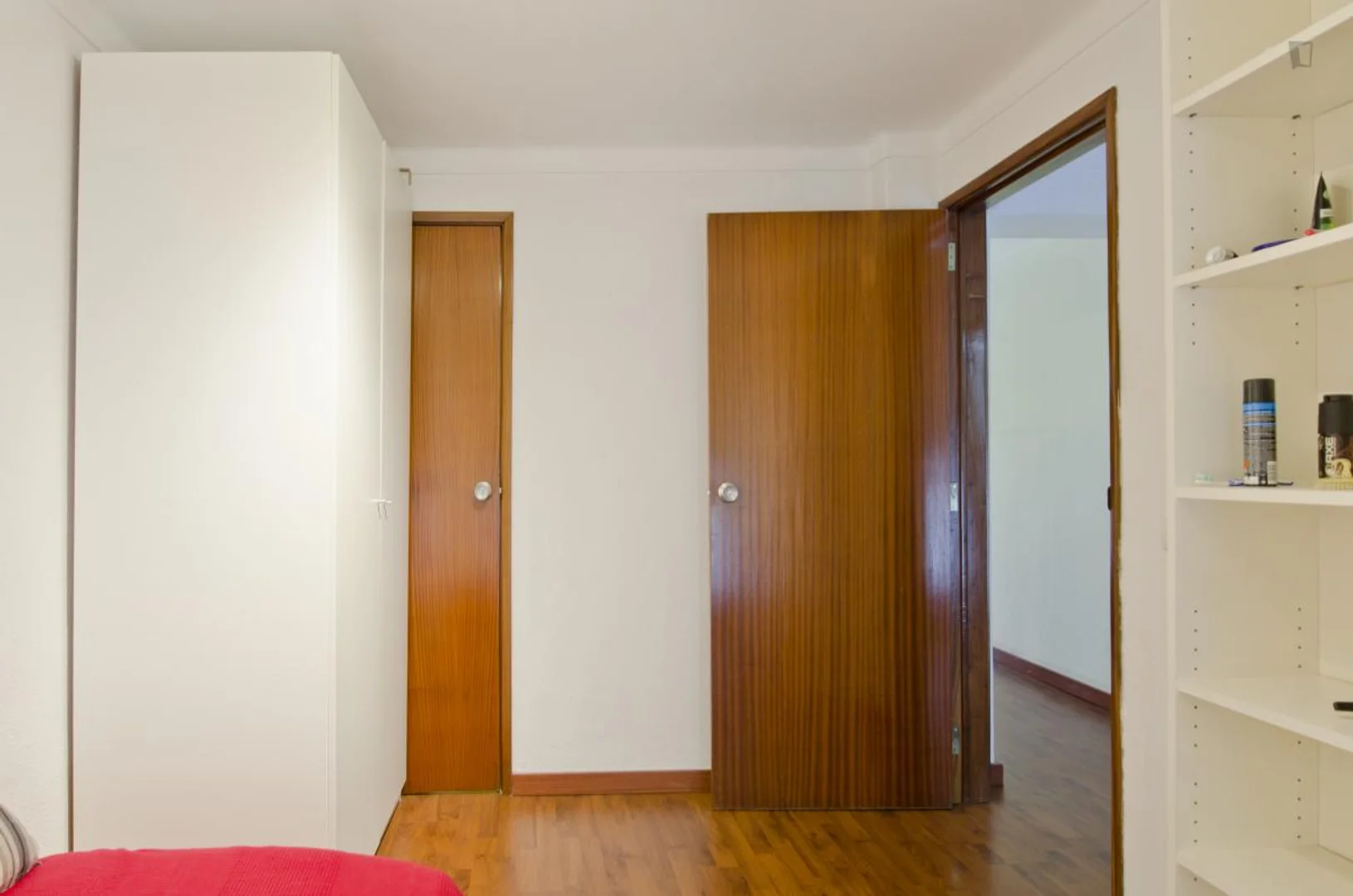 Funktionelles Studentenzimmer perfekt zum Studieren in 