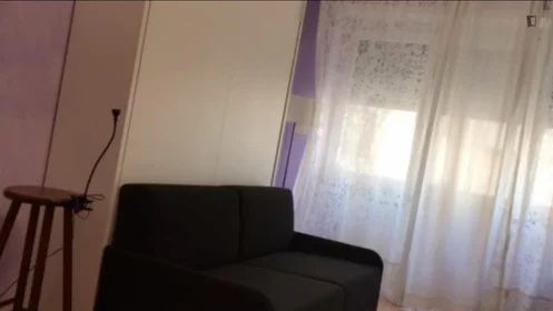 Habitación privada en Via Cipro, imagen 1 de 10