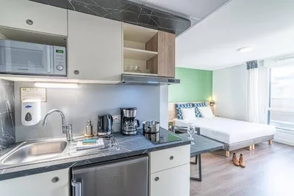 Private room in residence at Clermont-Ferrand, 63000, image 1 of 8