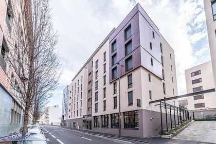 Private room in residence at Clermont-Ferrand, 63000, image 2 of 8
