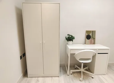 Shared room in residence at 68 Villiers Rd, Kingston upon Thames KT1 3BB, UK, image 26 of 44