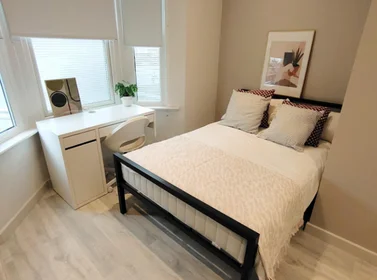Shared room in residence at 68 Villiers Rd, Kingston upon Thames KT1 3BB, UK, image 29 of 44