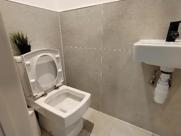 Shared room in residence at 68 Villiers Rd, Kingston upon Thames KT1 3BB, UK, image 44 of 44