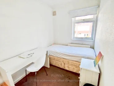 Shared room in residence at 16 Moody St, Bethnal Green, London E1 4BY, UK, image 20 of 49