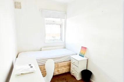 Shared room in residence at 16 Moody St, Bethnal Green, London E1 4BY, UK, image 4 of 49