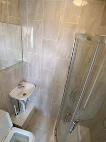 Entire apartment in residence at 33 Sirdar Rd, Southampton SO17 3SH, UK , image 15 of 15