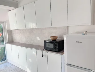 Entire apartment in residence at 33 Sirdar Rd, Southampton SO17 3SH, UK , image 7 of 15