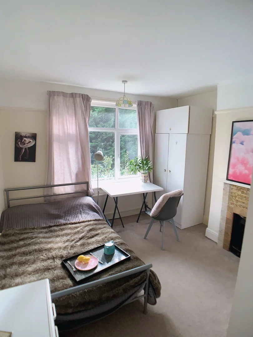 33 Sirdar Rd, Southampton SO17 3SH, UK