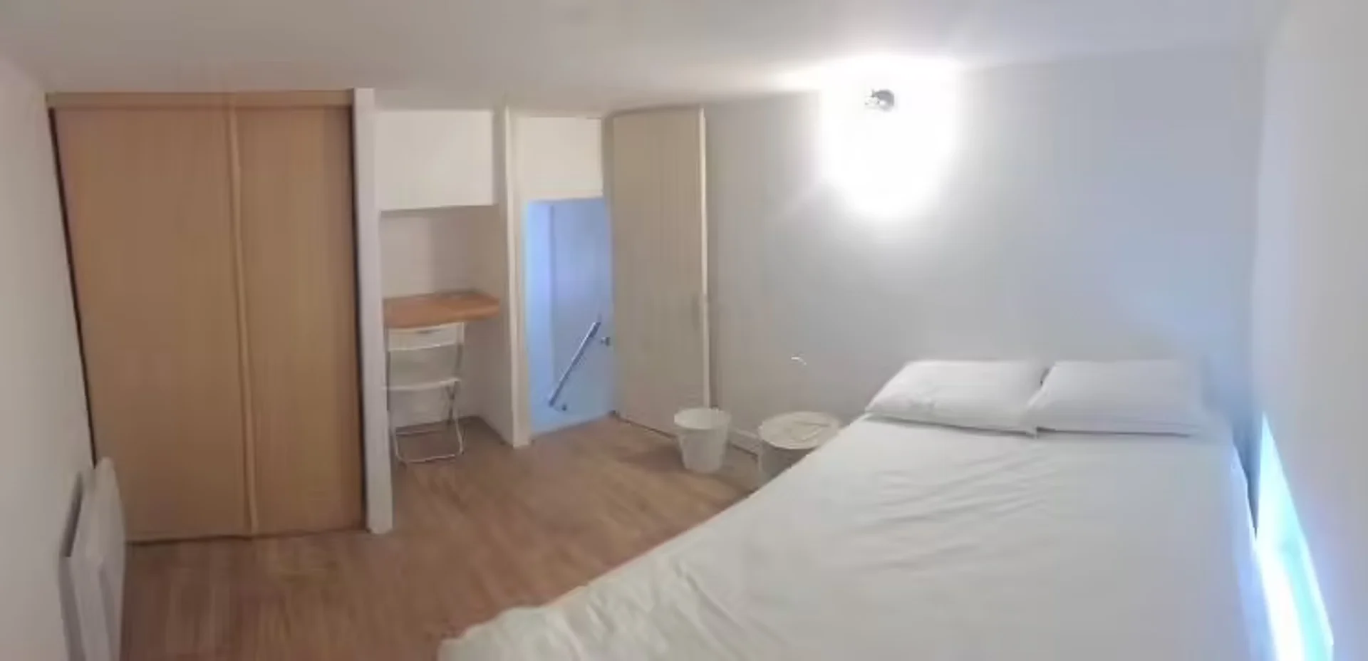 Wygodny i przestronny pokój studencki w 