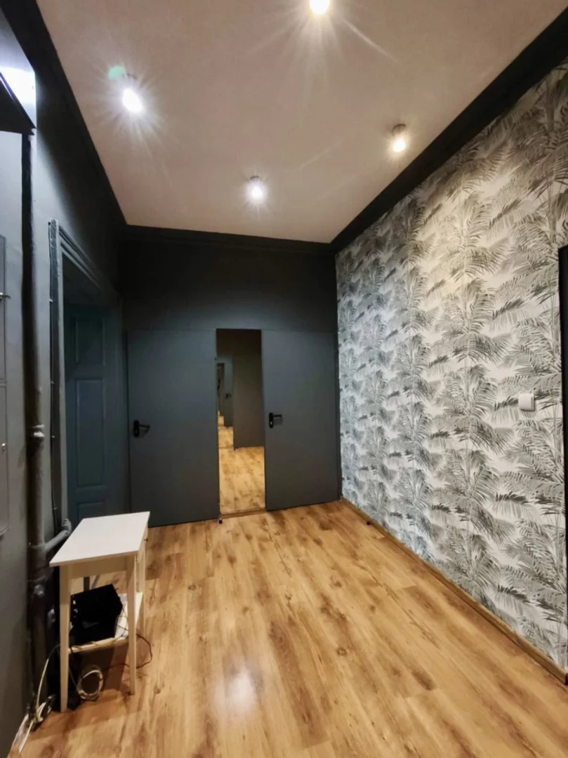 Bright and airy student room with easy university access in 