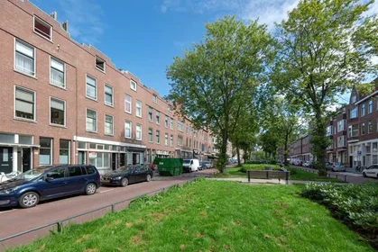 Alojamiento entero en Polderlaan, Feijenoord, imagen 1 de 10