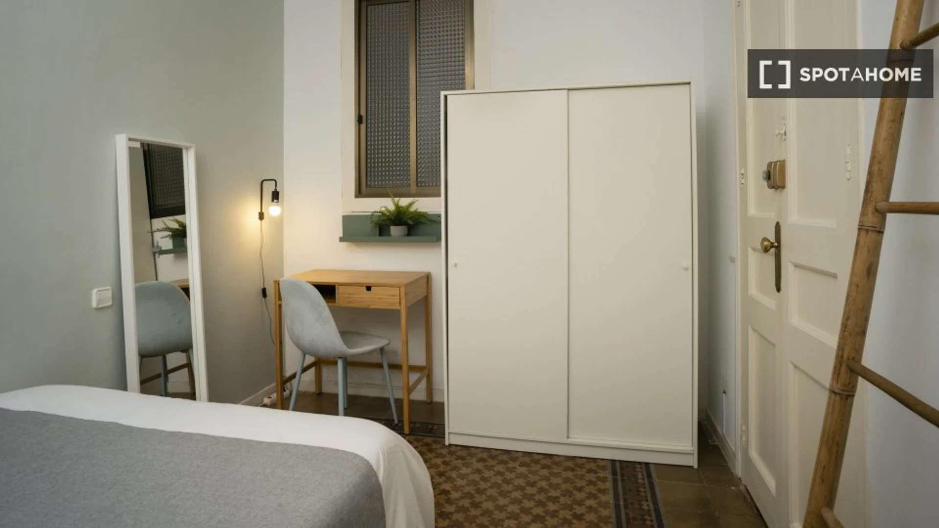 Chambre d'étudiant confortable et spacieuse dans 