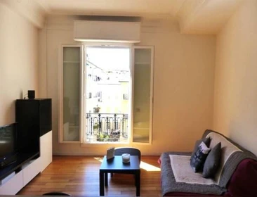 Room for rent in a shared flat in Nice