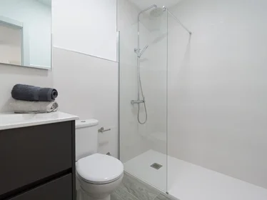 Quarto privado em Calle Veneguera 30, imagem 16 de 18