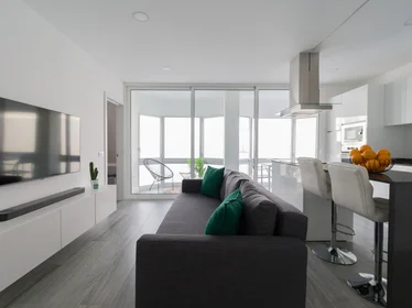 Quarto privado em Calle Veneguera 30, imagem 10 de 18
