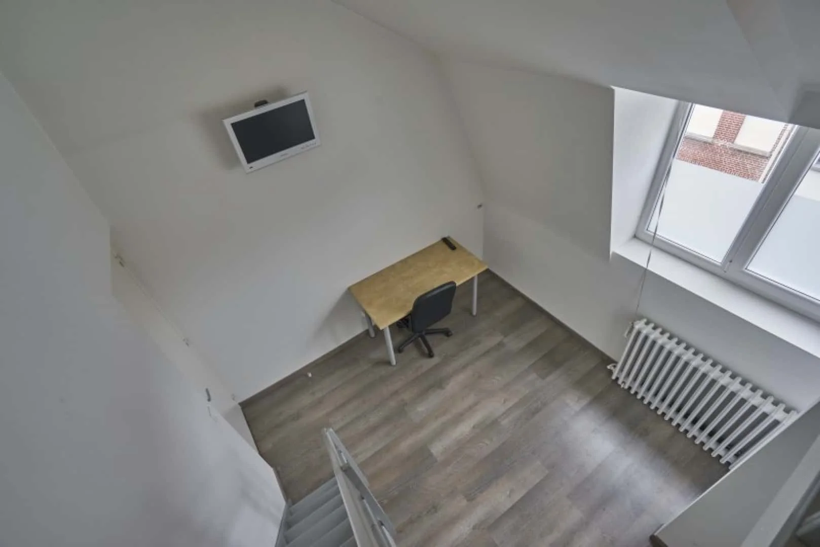 Room for rent in student apartment in , fully furnished