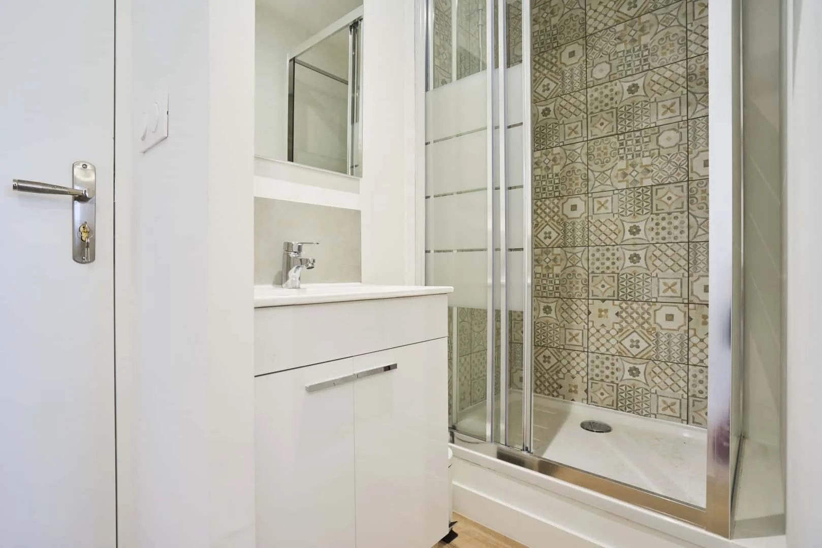 Quarto para alugar em apartamento de estudantes em , totalmente mobilado