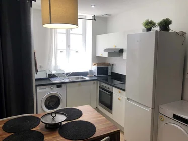 Quarto privado em 1bis Rue d'Enfer, 63000 Clermont-Ferrand, France, imagem 32 de 49