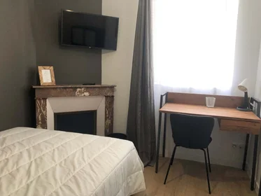 Quarto privado em 1bis Rue d'Enfer, 63000 Clermont-Ferrand, France, imagem 43 de 49