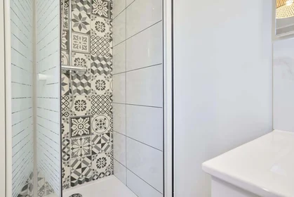 Private room at 33 Rue de Wazemmes, 59000 Lille, France, image 6 of 20