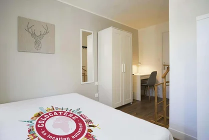 Private room at 33 Rue de Wazemmes, 59000 Lille, France, image 7 of 20