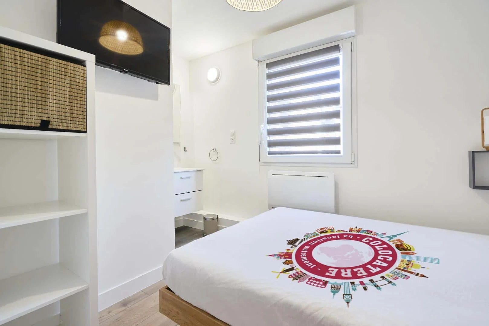 Student-friendly room in  with modern amenities