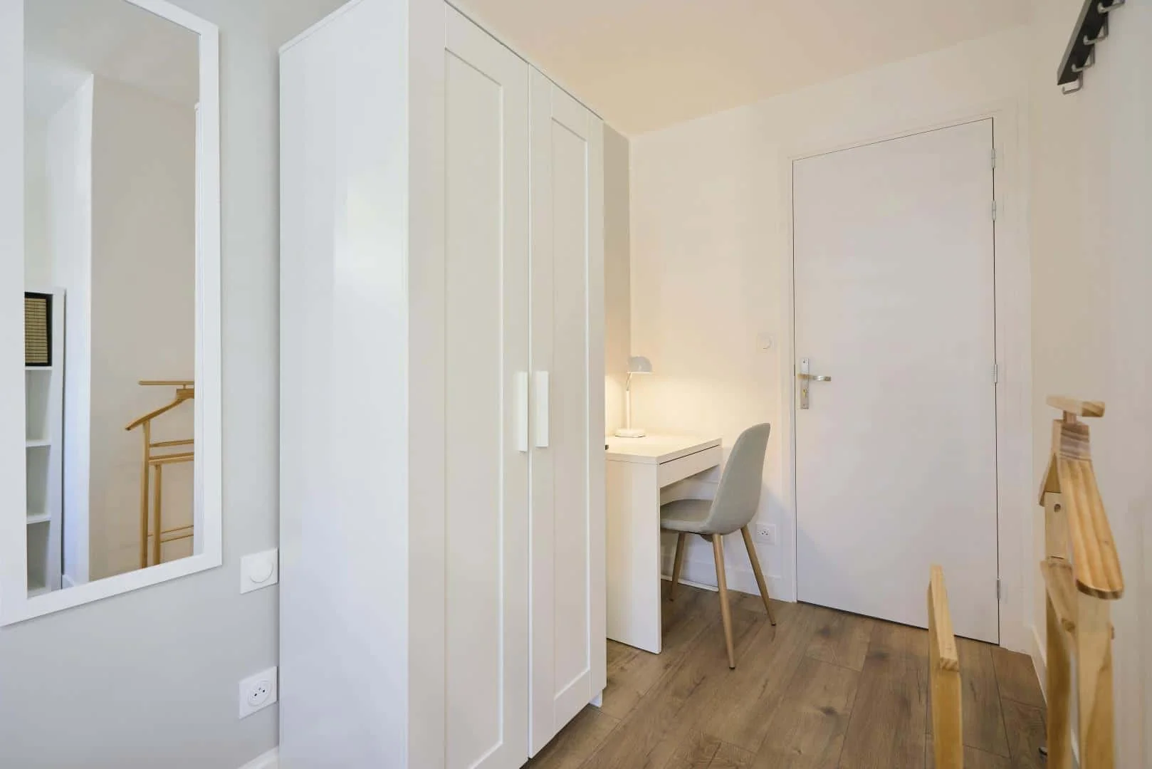 Room for rent in student apartment in , fully furnished