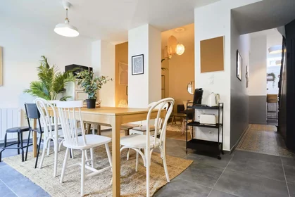 Özel oda konumu 24 Rue de Loos, 59000 Lille, France, 12 27 görüntüsü