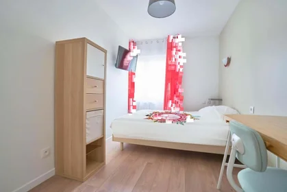 Chambre privée à 115 Av. de Dunkerque, 59000 Lille, France, image 2 de 17
