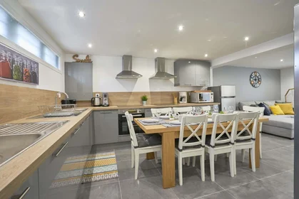 Chambre privée à 115 Av. de Dunkerque, 59000 Lille, France, image 11 de 17