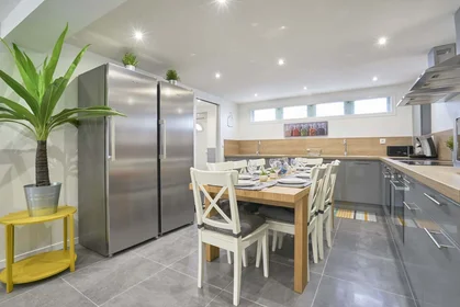 Chambre privée à 115 Av. de Dunkerque, 59000 Lille, France, image 12 de 17