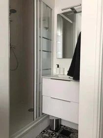 Habitación privada en 1bis Rue d'Enfer, 63000 Clermont-Ferrand, France, imagen 5 de 33
