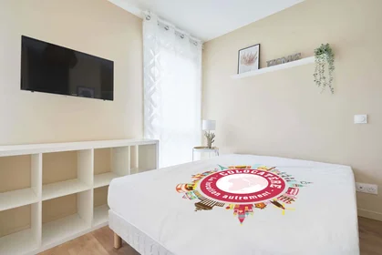Quarto privado em 58 Rue de Courcelles, 51100 Reims, France, imagem 2 de 16
