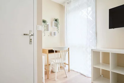 Quarto privado em 58 Rue de Courcelles, 51100 Reims, France, imagem 3 de 16