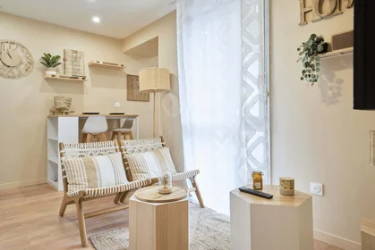 Quarto privado em 58 Rue de Courcelles, 51100 Reims, France, imagem 6 de 16