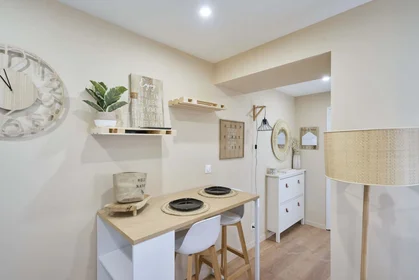 Quarto privado em 58 Rue de Courcelles, 51100 Reims, France, imagem 13 de 16