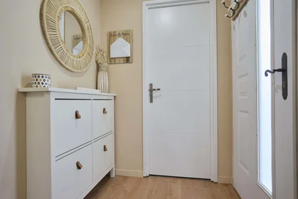 Quarto privado em 58 Rue de Courcelles, 51100 Reims, France, imagem 14 de 16