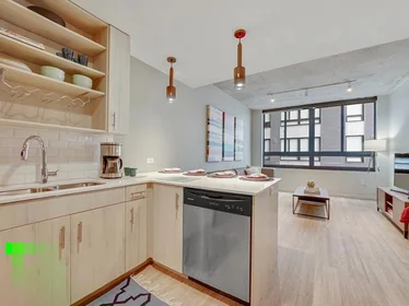 Quarto privado em West Gorham Street, imagem 16 de 43