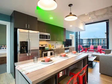 Quarto privado em West Gorham Street, imagem 20 de 46
