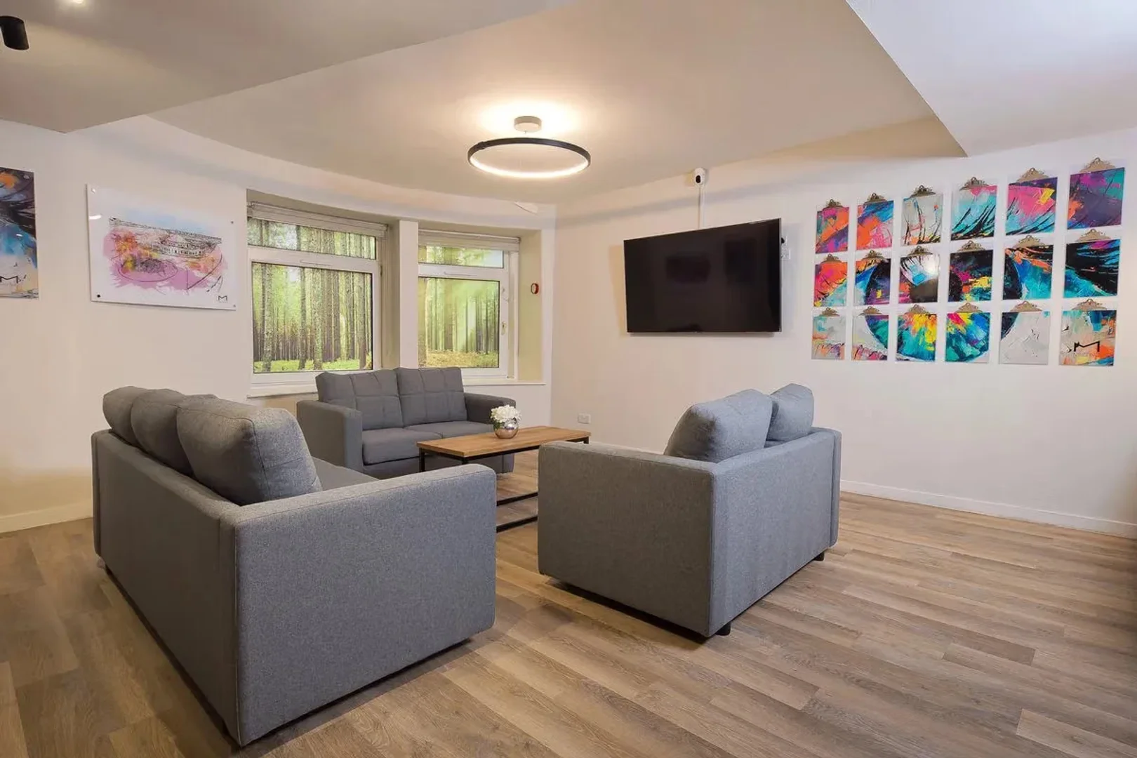 Student-friendly room in  with modern amenities