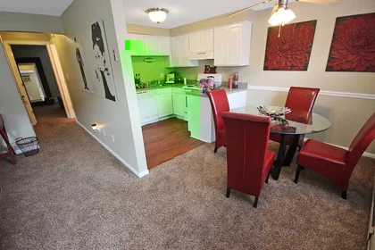 Quarto privado em North River Road, imagem 17 de 22