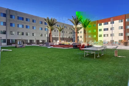 Quarto privado em East Tropicana Avenue, imagem 29 de 49