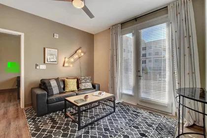 Quarto privado em East Tropicana Avenue, imagem 37 de 49