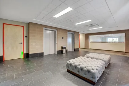 Quarto privado em East Tropicana Avenue, imagem 14 de 49