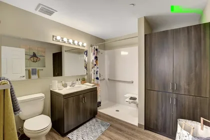 Quarto privado em East Tropicana Avenue, imagem 39 de 49
