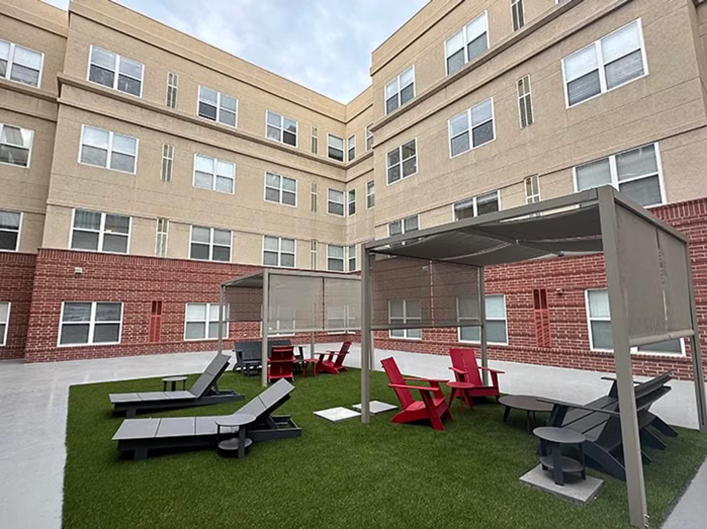 Camera per studenti in  con area studio e servizi in comune
